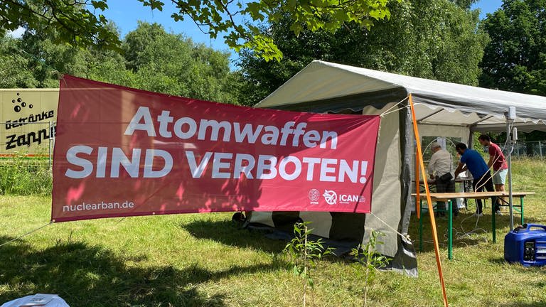 Grundstück nahe Fliegerhorst Büchel, hier treffen sich Atomwaffengegner regelmäßig zu Demonstrationen